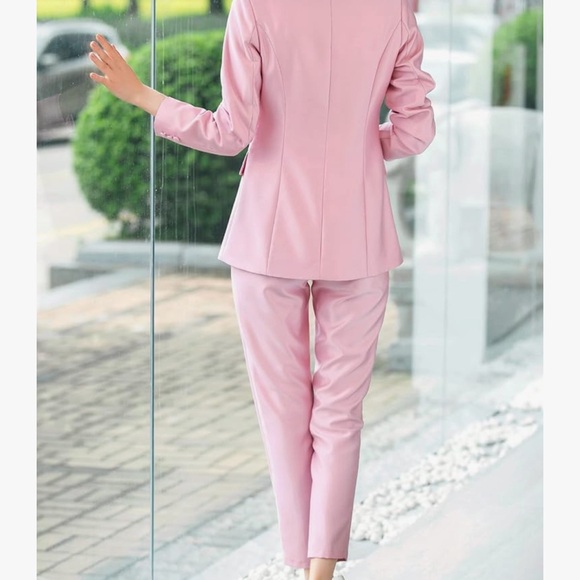 Stylish Pink Blazer & Pant Suit Set - Size 8 💼
	•	Condition: worn once - Picture 5 of 5
